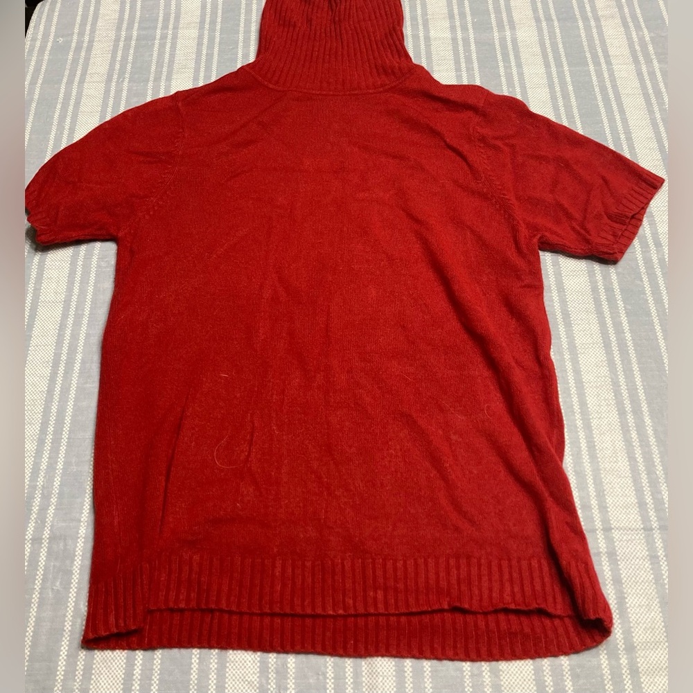 💛TODAY***$13***Jaclyn Smith Classic red turtleneck, short sleeved sweater.